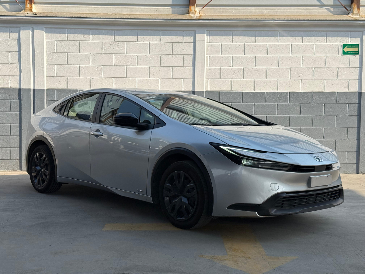 Toyota Prius 2024