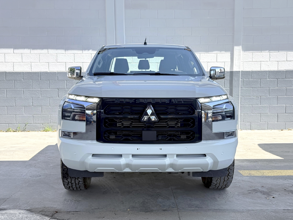 Mitsubishi L200 2024