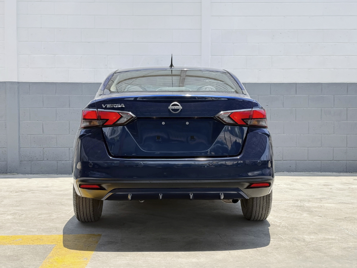 Nissan Versa 2024