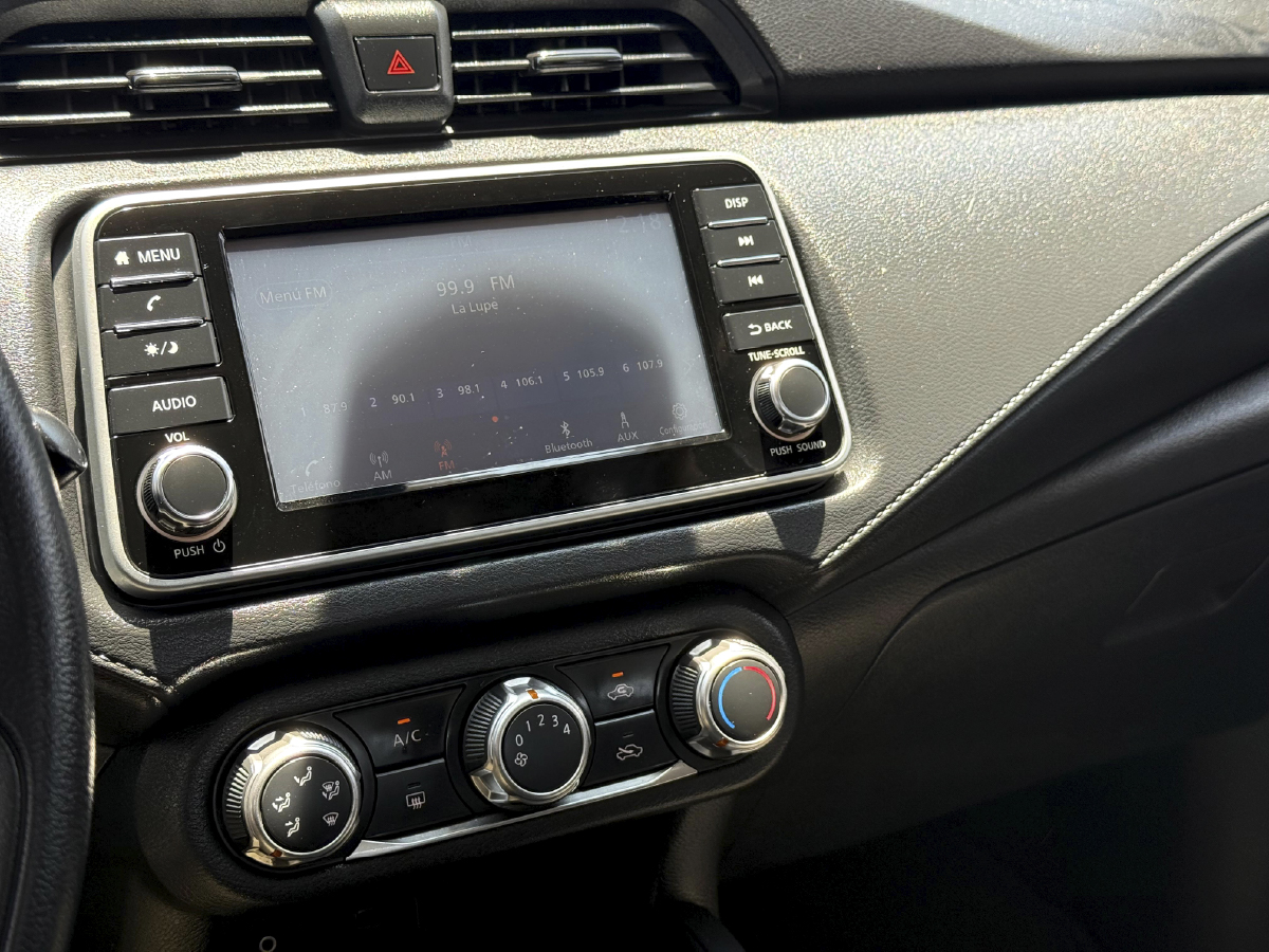 Nissan Versa 2024
