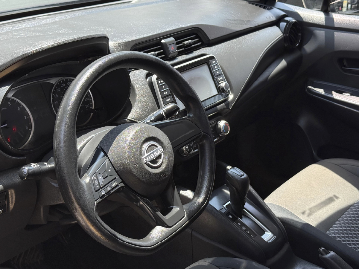 Nissan Versa 2024